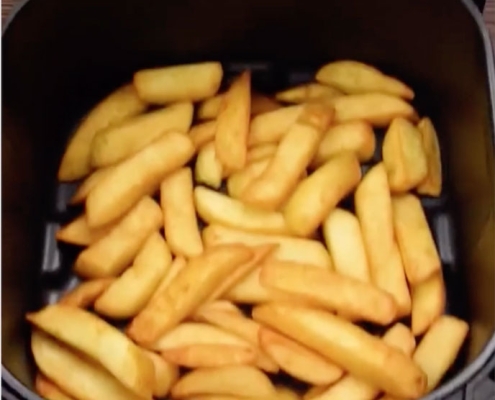 Add 500g of chunky chips to your air-fryer basket